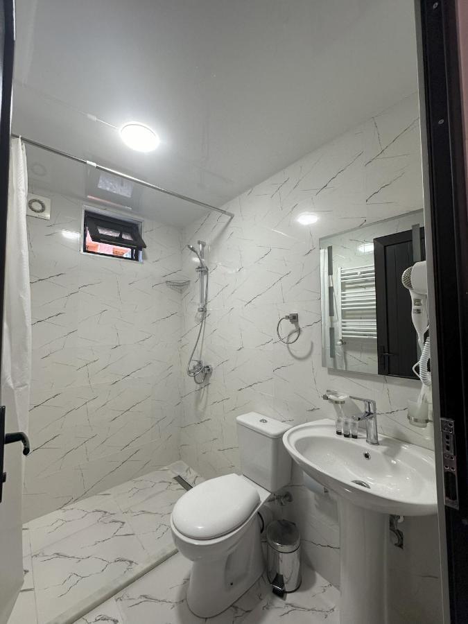 Bina N28 Hotel Кутаиси Екстериор снимка
