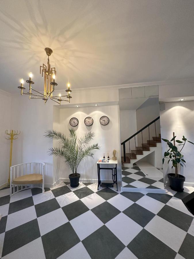 Bina N28 Hotel Кутаиси Екстериор снимка