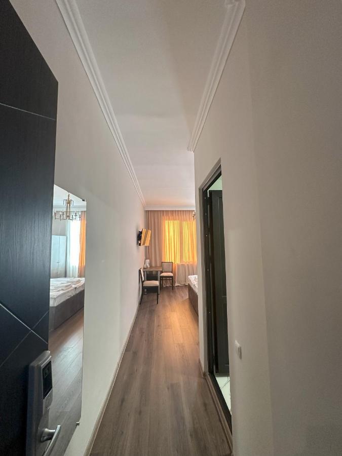 Bina N28 Hotel Кутаиси Екстериор снимка