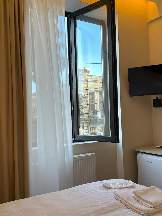Bina N28 Hotel Кутаиси Екстериор снимка
