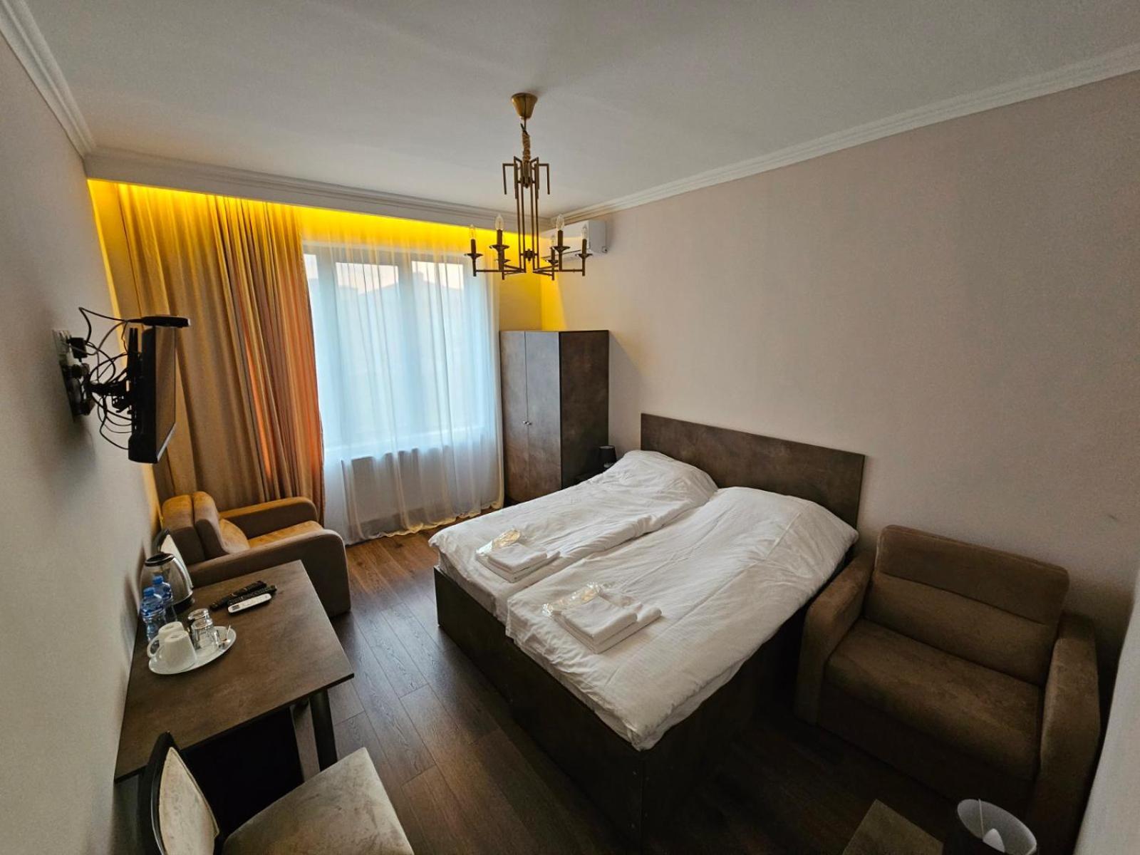 Bina N28 Hotel Кутаиси Екстериор снимка